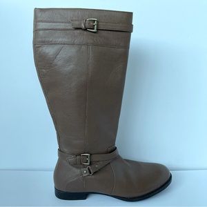 Comfortview Knee-high Leather Boot. Ladies size 10.